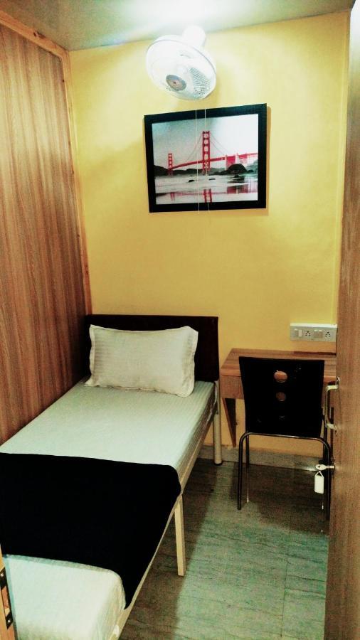 Royal Cabin Stay Mumbai Exterior photo